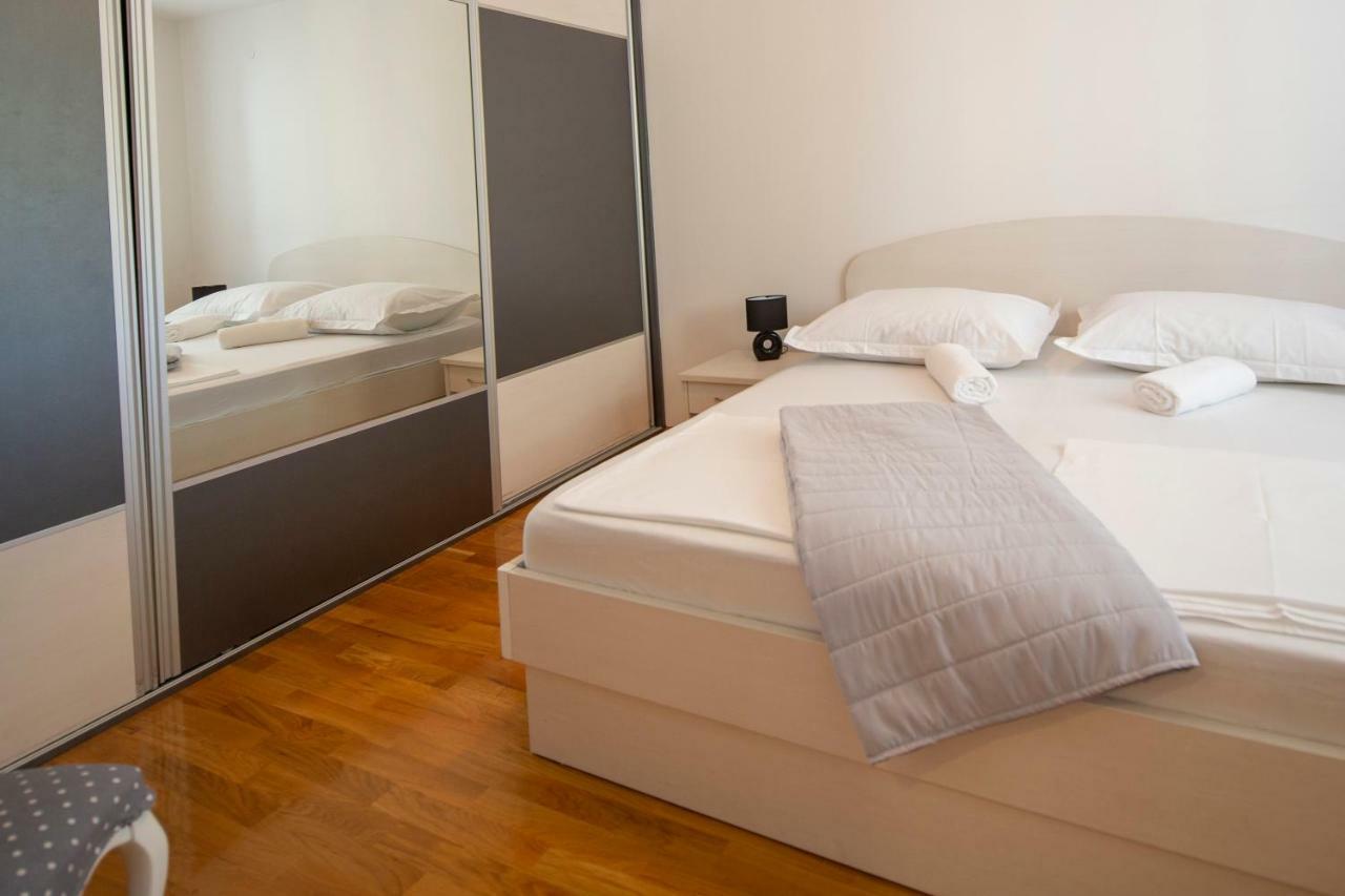 Apartman Pjero 3+2 Makarska Eksteriør billede